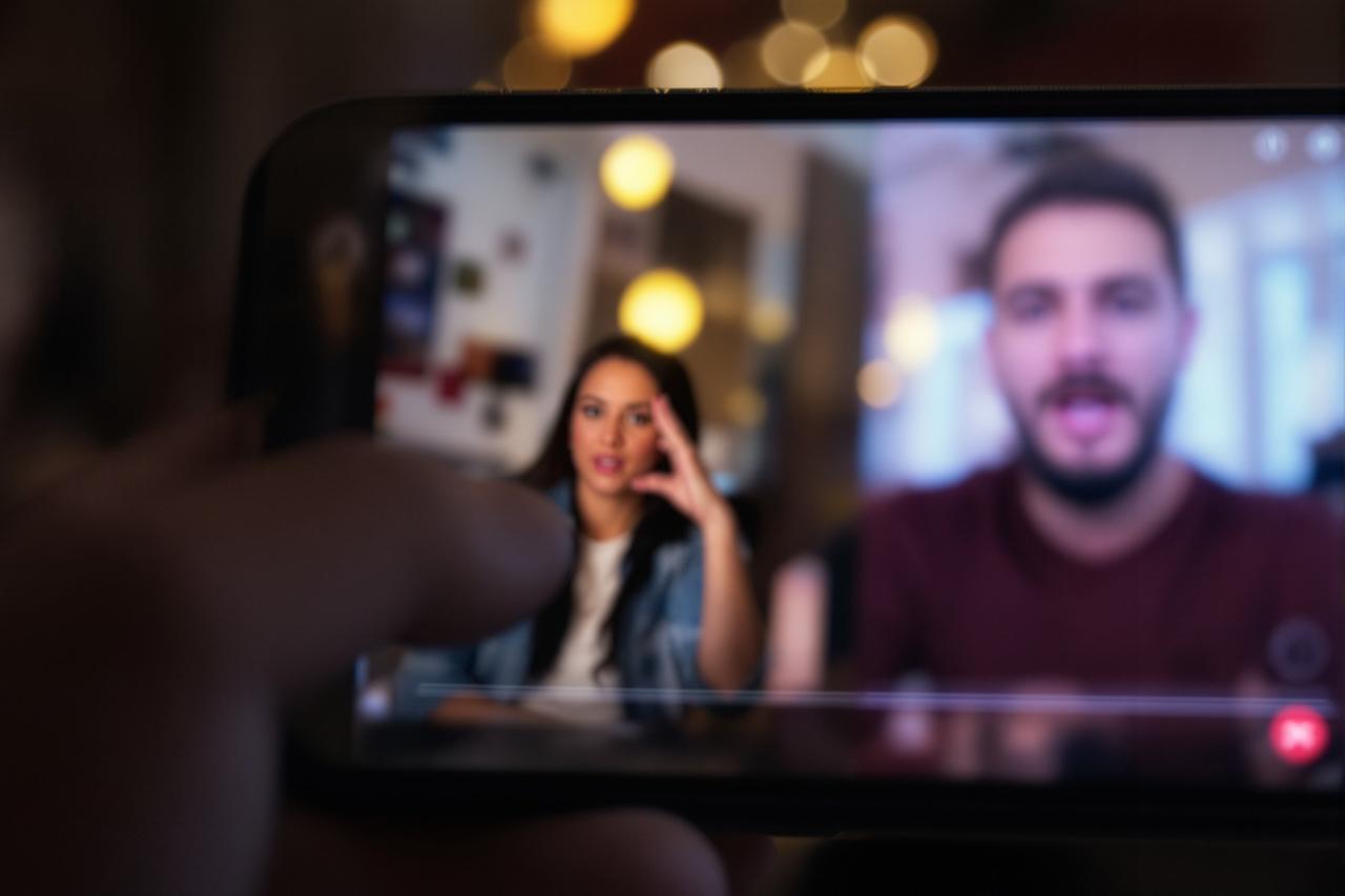 网红博主翻车现场直播，粉丝当场脱粉，评论区沦陷